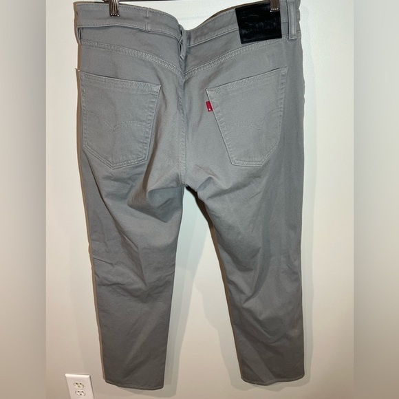 Men’s EUC Levi’s 36W 32L Gray Denim Structured Cotton Jeans Pants - Picture 7 of 11